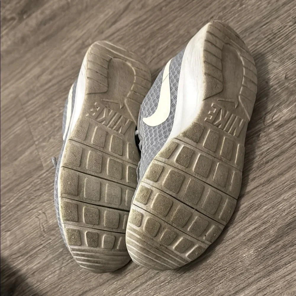 Nike Gray and White Sleek Mesh Sneakers